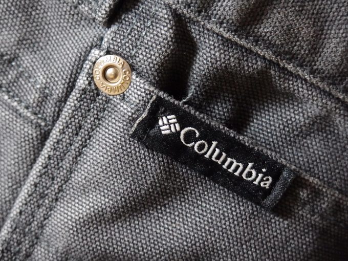 Columbiaコロンビア-ダック生地-ペインターパンツ-ポケットのブランドタグ
