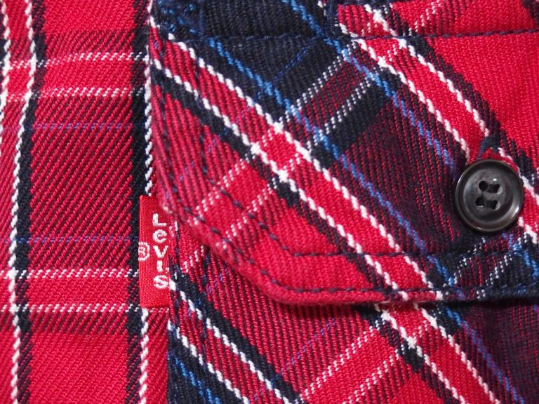 Levisリーバイス-RedTabレッドタブ-中厚手フランネルシャツ-フラップポケットの画像