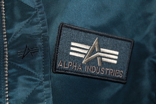 Alpha Industries（アルファ インダストリーズ）｜本物の軍用規格から生まれた、タフネスとファッションの融合
