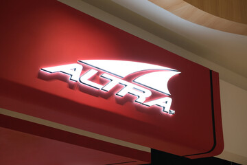 ALTRA（アルトラ）｜自然な走りを追求する革新的なランニングシューズ