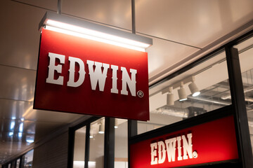 EDWIN（エドウィン）｜デニムの機能性をフィールドへ