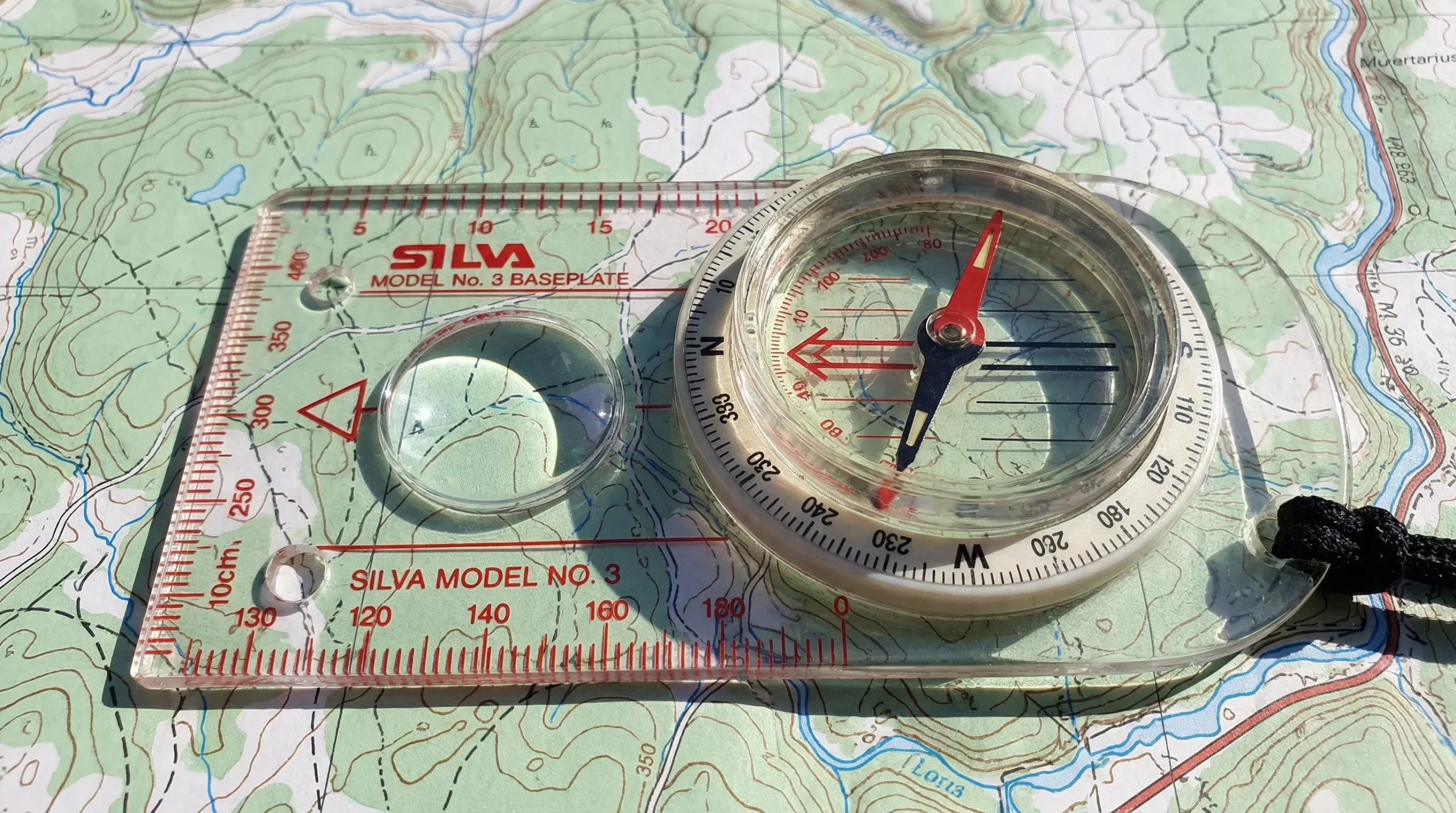 スウェーデン発、歴史を刻み続けるコンパスの代名詞